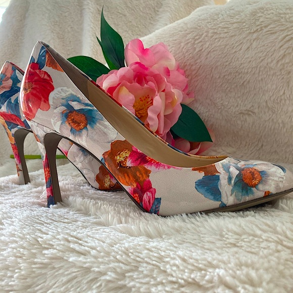 Nine West Drusilla Floral Patent Heel Sz 9.5 - Picture 2 of 9